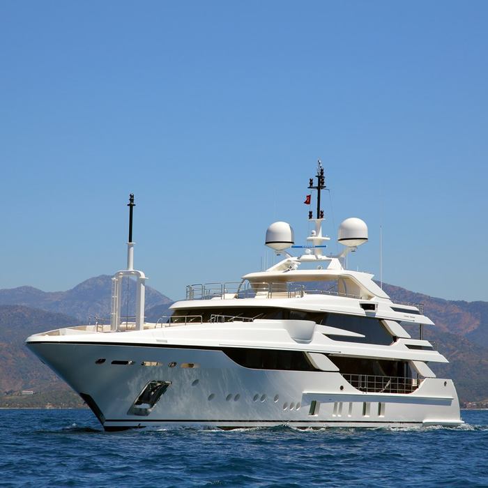 Bombay yacht exterior 2