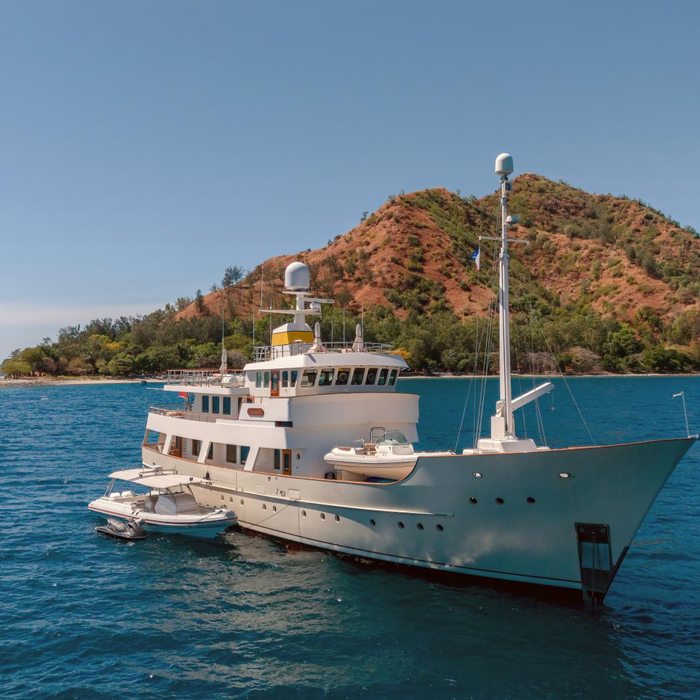 Zeepaard yacht exterior 2