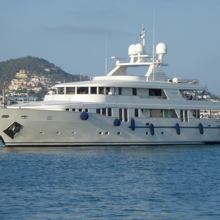 New Master yacht exterior 2