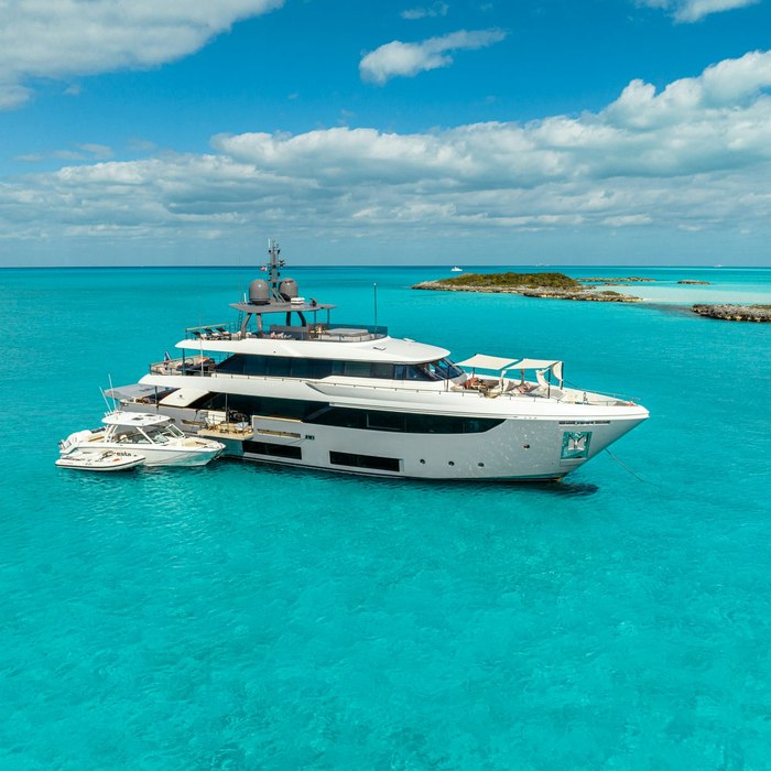 Fifi yacht exterior 2