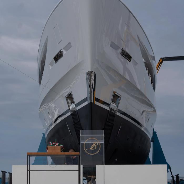 Inari yacht exterior 2