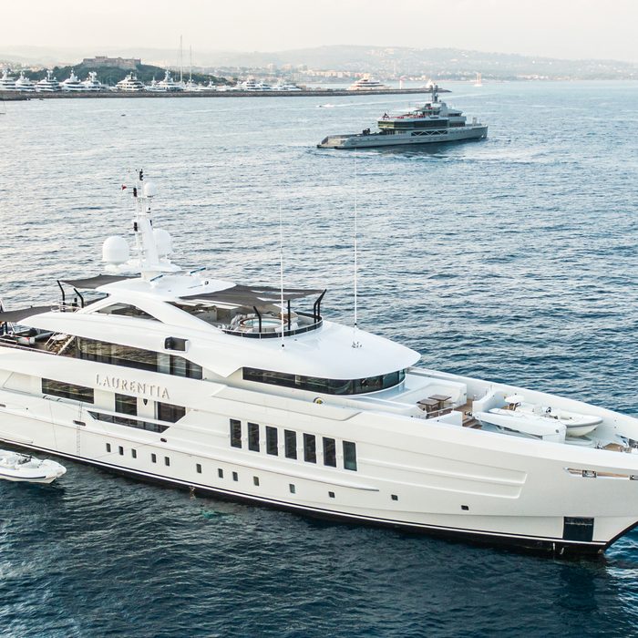 Laurentia yacht exterior 2