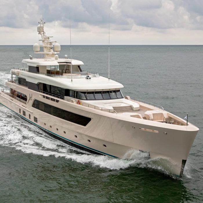 Samaya yacht exterior 2