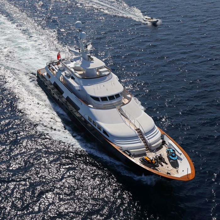 L'Albatros yacht exterior 2