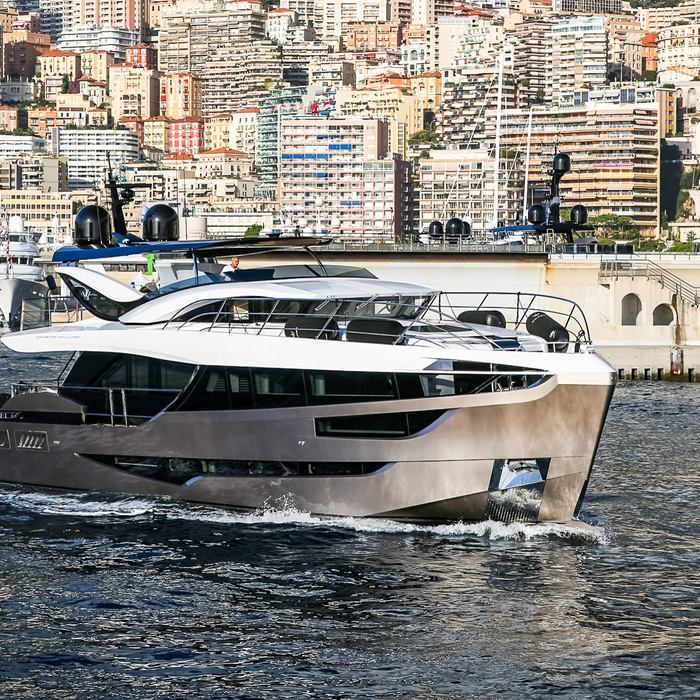 Zalanka yacht exterior 2
