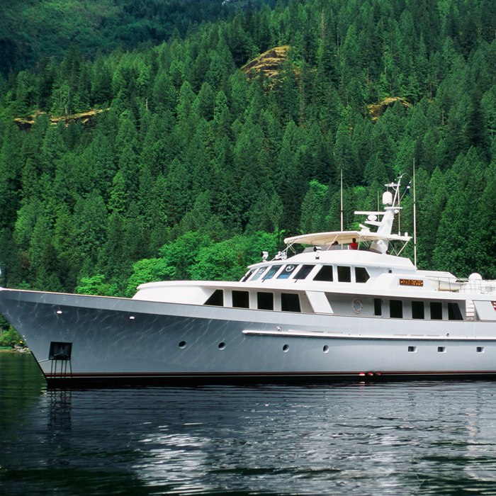 Windrush yacht exterior 2