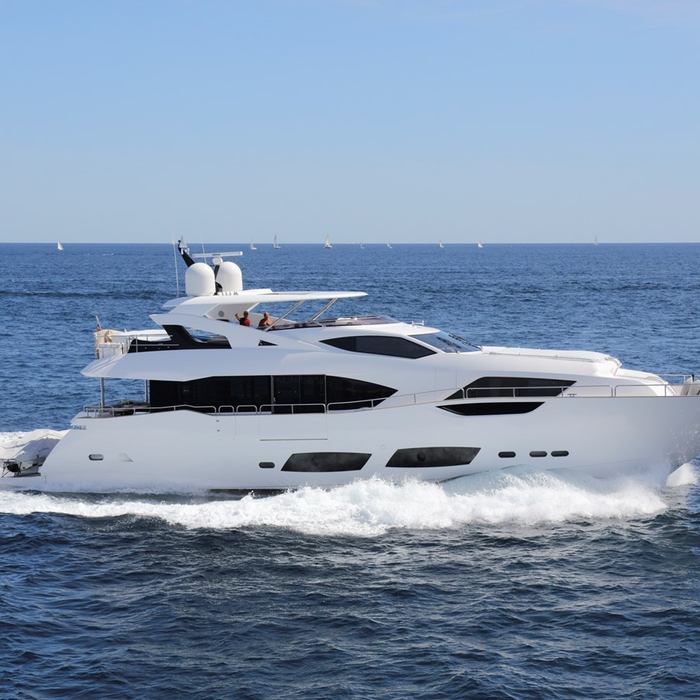 Halwa yacht exterior 2