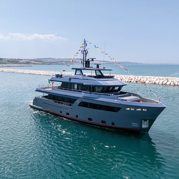 Haze² yacht exterior 2