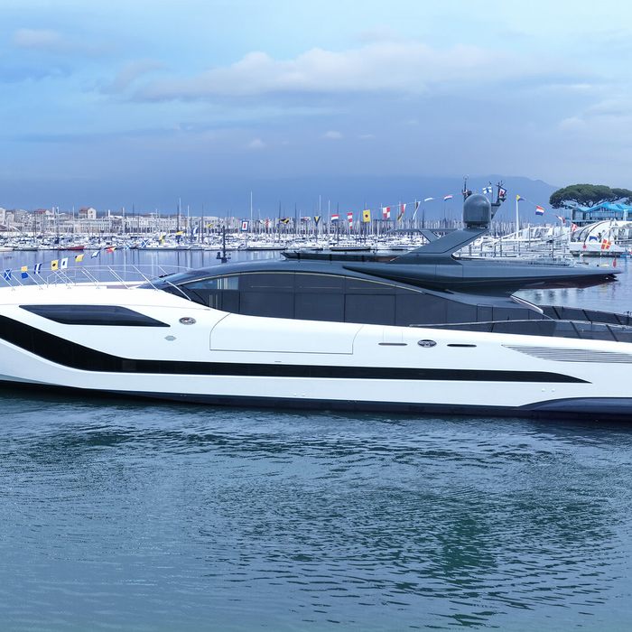 Aura I yacht exterior 2
