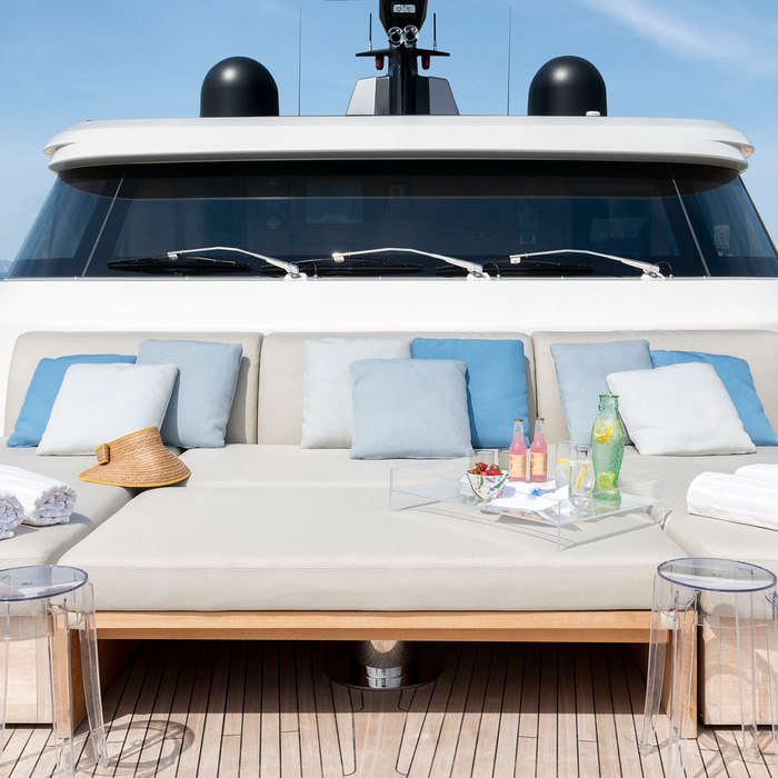 Fos yacht exterior 2