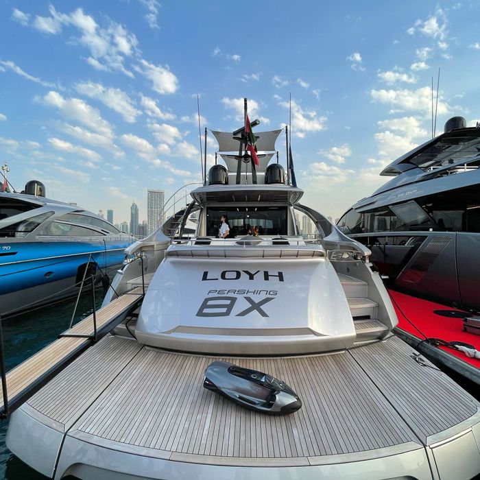 Loyh yacht exterior 2