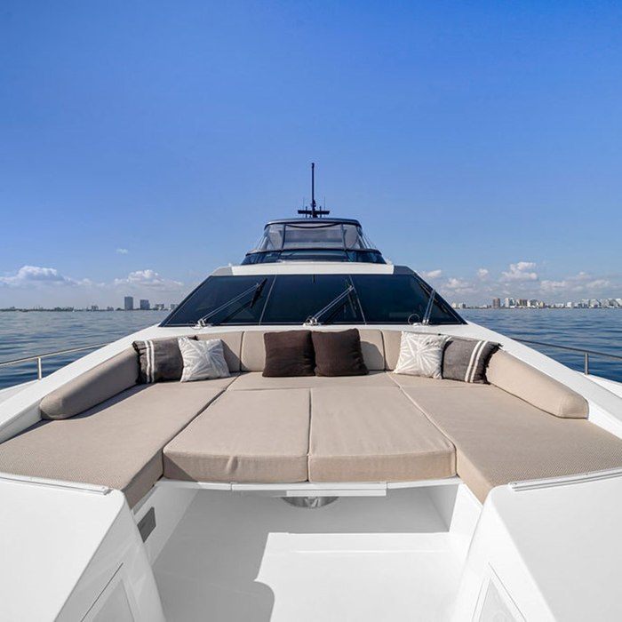 Juju yacht exterior 4
