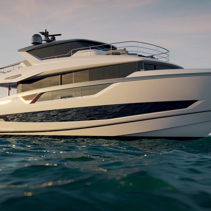 86 Ocean Enclosed / 01 yacht exterior 2