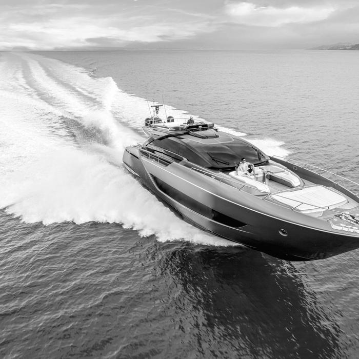 Gecua yacht exterior 2