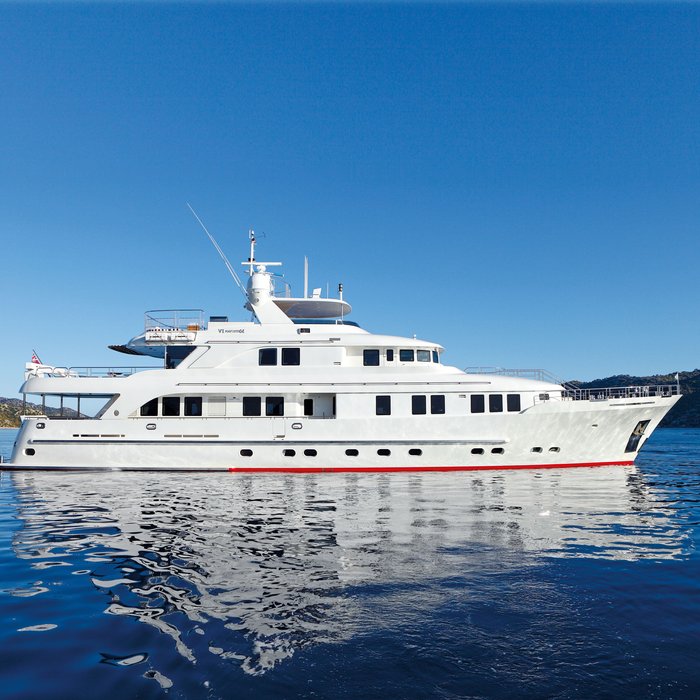 Metsuyan IV yacht exterior 2