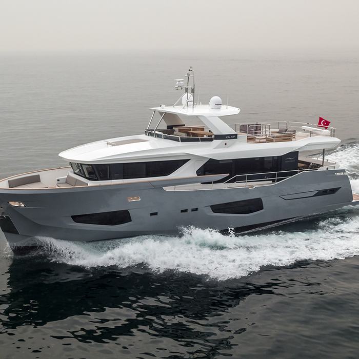 Kamoka yacht exterior 2