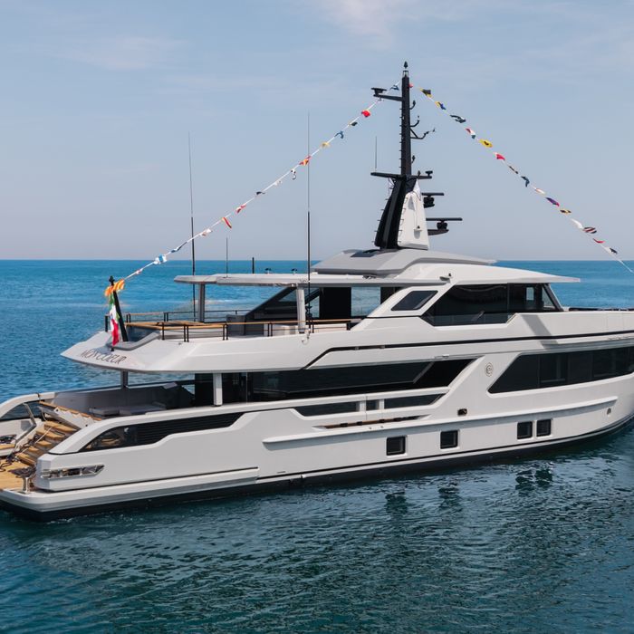 Mon Coeur yacht exterior 2