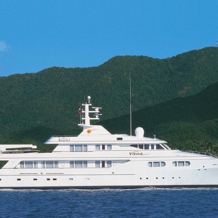 Vava yacht exterior 2