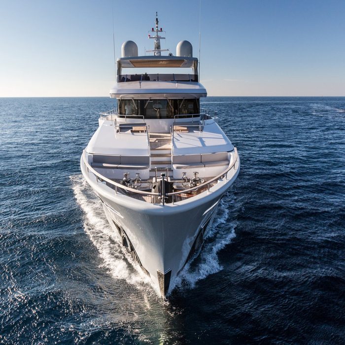 Narvalo yacht exterior 2