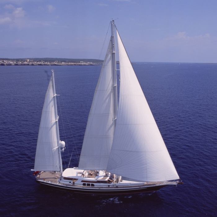 Passe Partout BCN yacht exterior 2