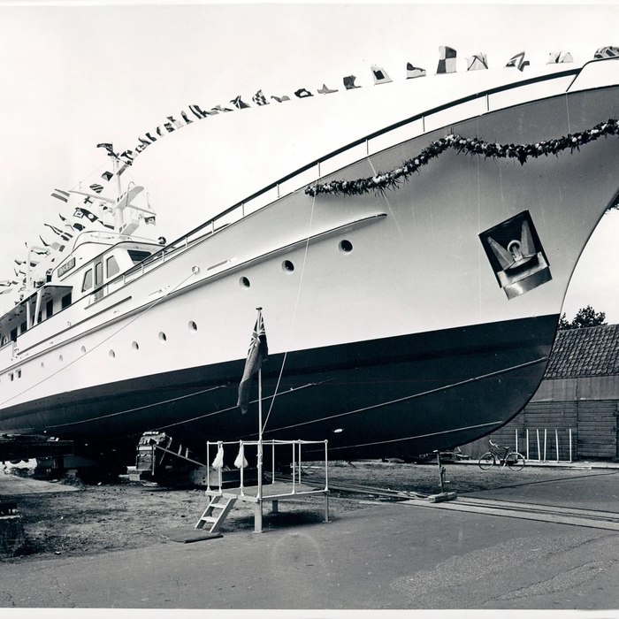 Tip Top III yacht exterior 2