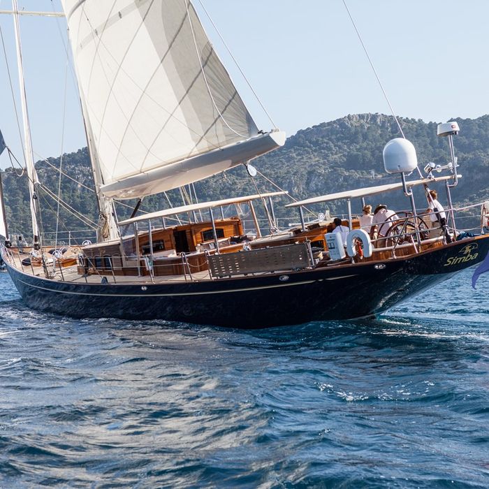 Namuun yacht exterior 2