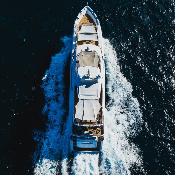 Marda yacht exterior 2