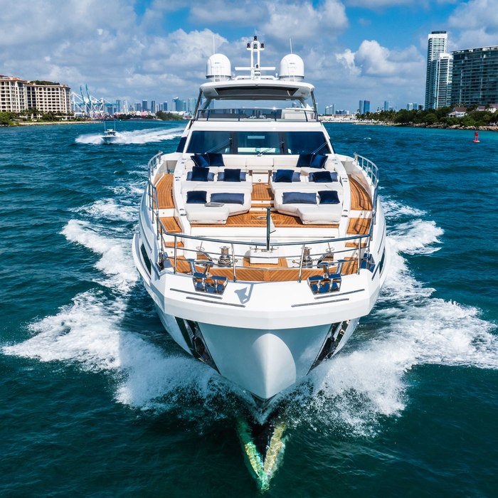 Carpe Diem yacht exterior 2