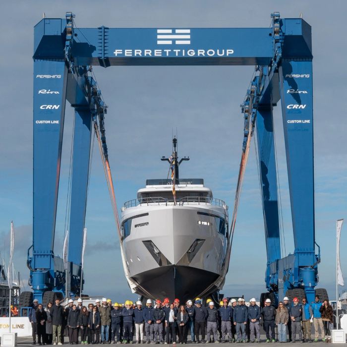 Off Hire yacht exterior 2