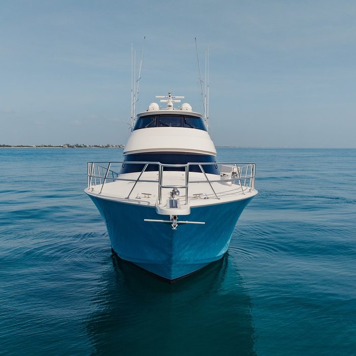 Cyclone yacht exterior 85