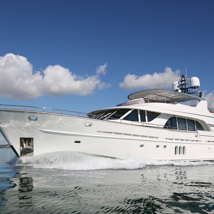 Mahalo yacht exterior 48