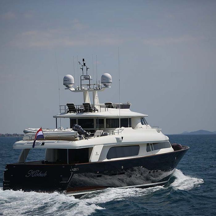 Klobuk yacht exterior 2