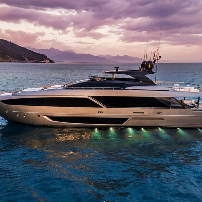 Sarang yacht exterior 2