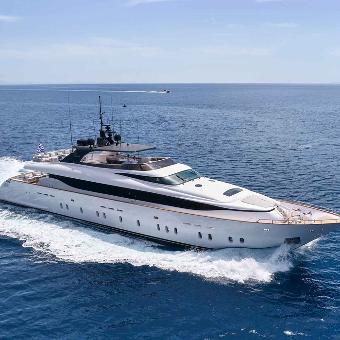 Mamma Mia yacht exterior 2