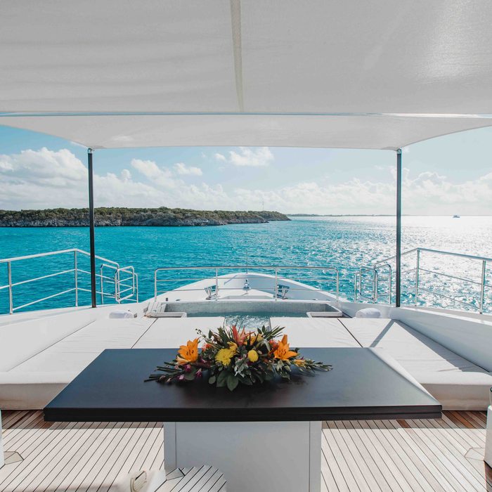 Emina yacht exterior 2