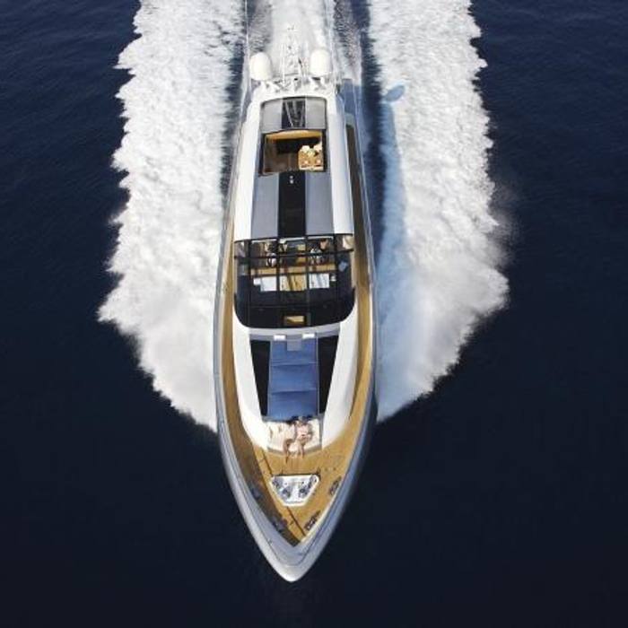 Sparrow yacht exterior 2