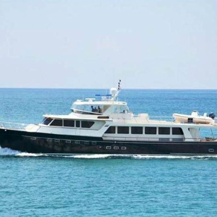 Rat Pack yacht exterior 2