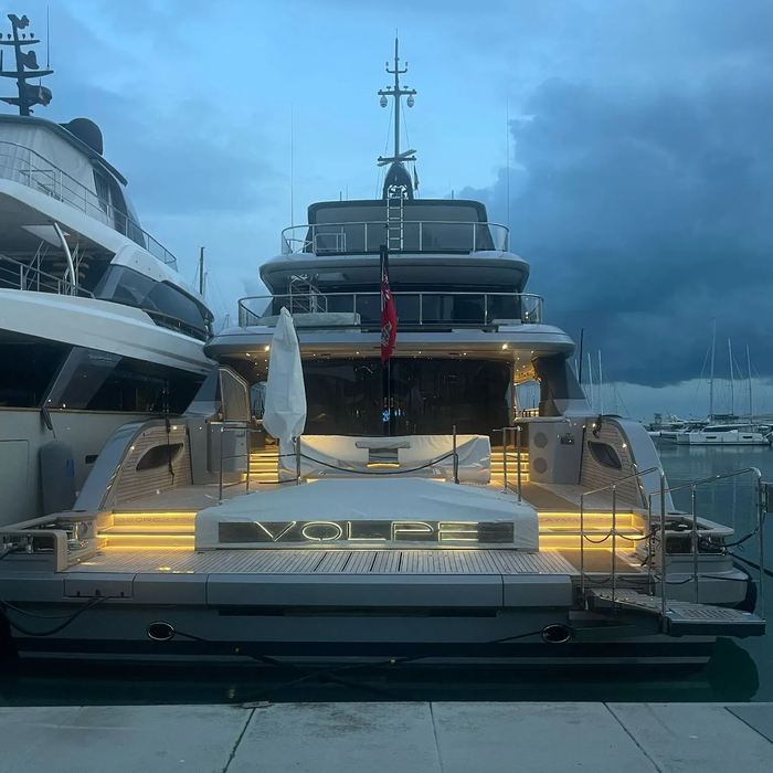 Volpe yacht exterior 2