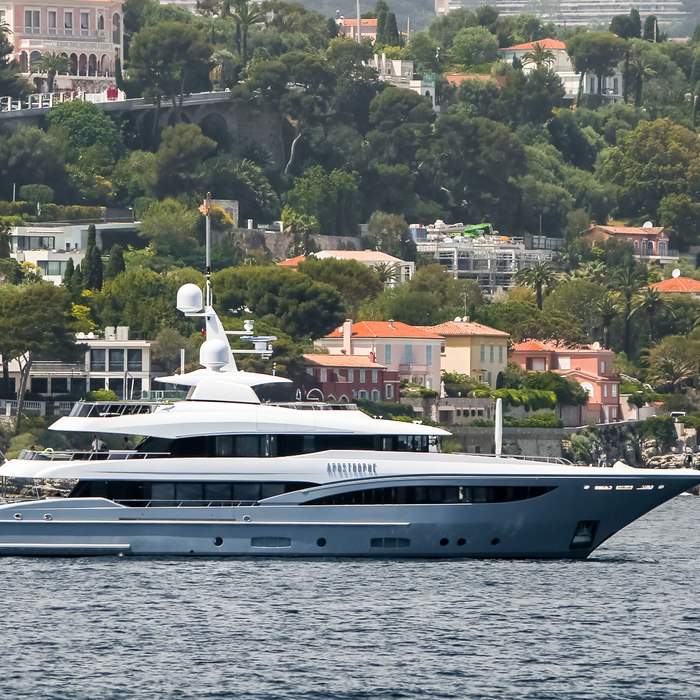 Apostrophe yacht exterior 2