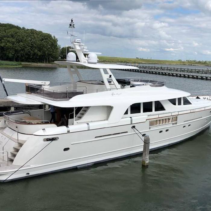 Seabreeze II yacht exterior 6
