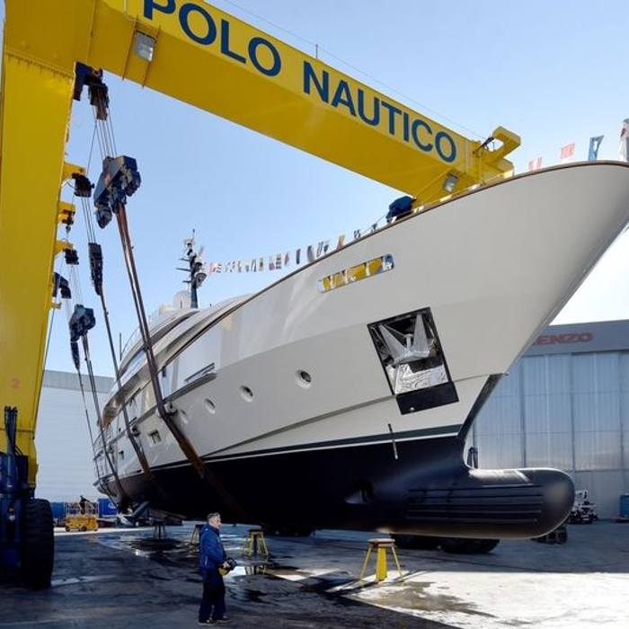 Akar XIII yacht exterior 37