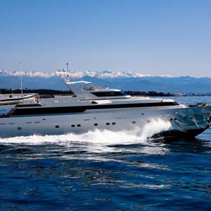 Sunliner X yacht exterior 36