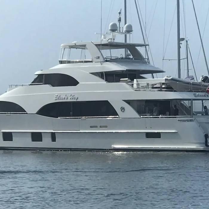 Eileen's Way yacht exterior 2