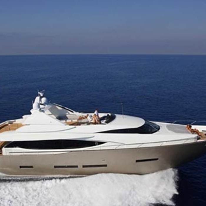 Quasar yacht exterior 2
