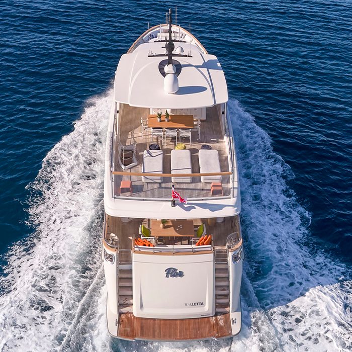 Flor yacht exterior 2