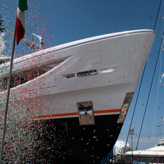 Xwave yacht exterior 2