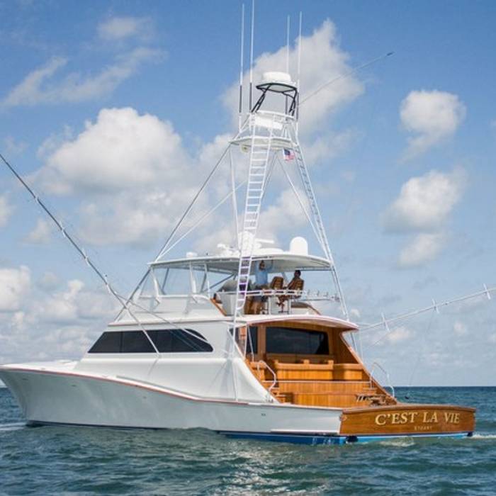 C'est La Vie yacht exterior 2