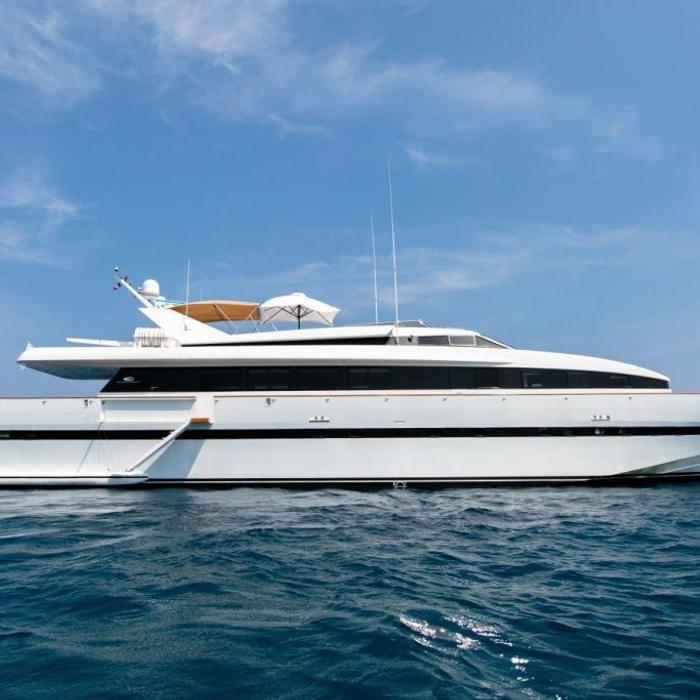 Axella yacht exterior 2