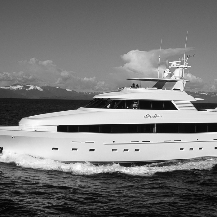 Sidra yacht exterior 2