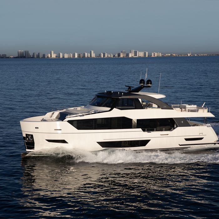 La Lupe yacht exterior 2